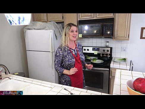❤️ Stepmom Mëllech him an der Kichen virun sengem Datum ️❌ Pornovideo op lb.porno-filmy.ru ﹏